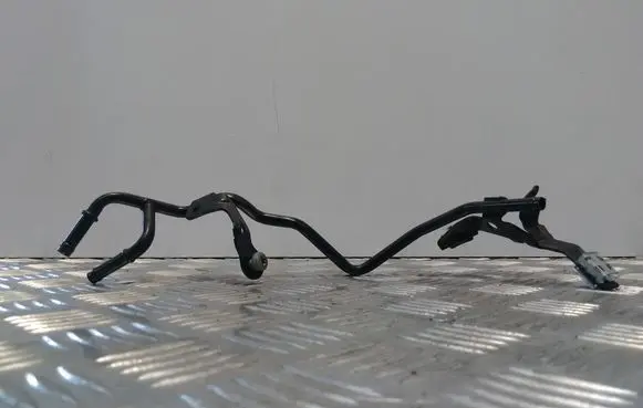 Volkswagen PASSAT B8 Engine coolant pipe/hose 04L121070AB