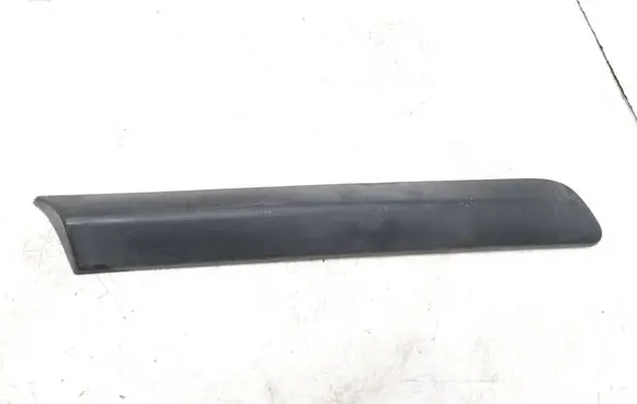 Rear fender molding trim
