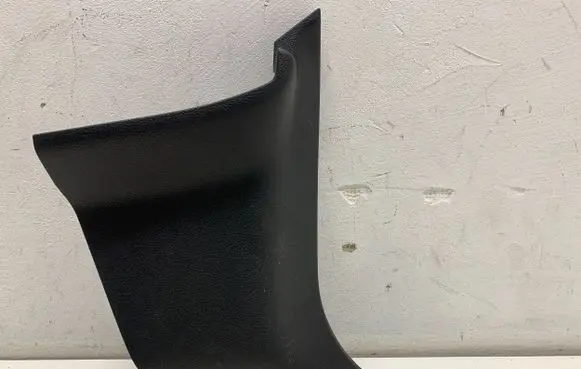 Foot area side trim