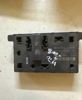 Mercedes-Benz Vito Viano W639 Door control unit/module 6398200126