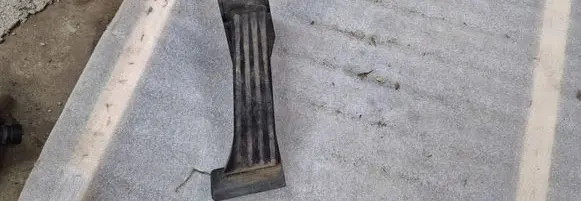 Accelerator throttle pedal