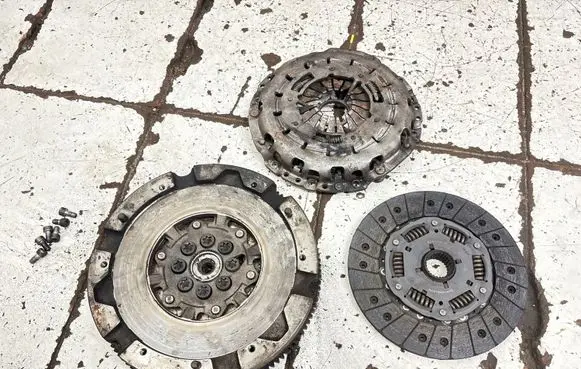 BMW 5 E60 E61 Clutch set kit 124041310