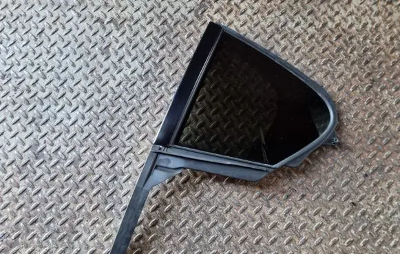Jaguar XE Rear vent window glass GX7325829B