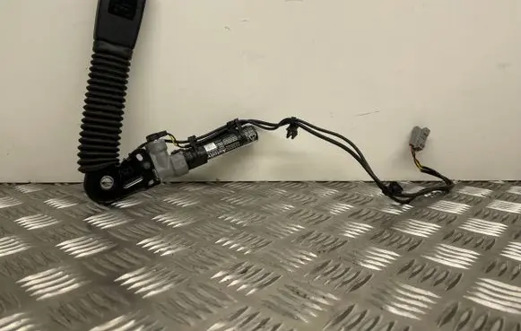 Mini One - Cooper R57 Front seatbelt buckle 7211592