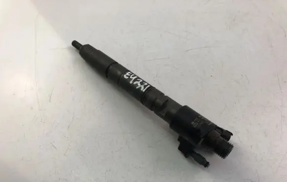 Volvo XC70 Fuel injector 31272690