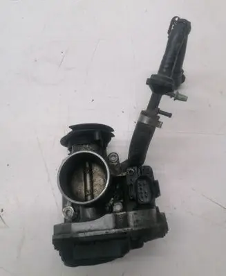 Volkswagen Golf IV Throttle valve