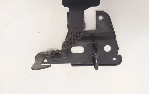 Audi A6 S6 C6 4F Engine bonnet/hood lock/latch loop/hook 4F0823480