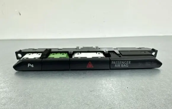 Volkswagen PASSAT B8 Hazard light switch 3G0927132A 820316 B2031607S