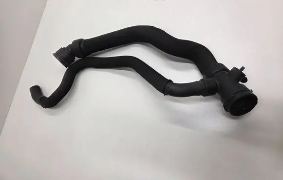 Audi A4 S4 B7 8E 8H Engine coolant pipe/hose 8E0121049