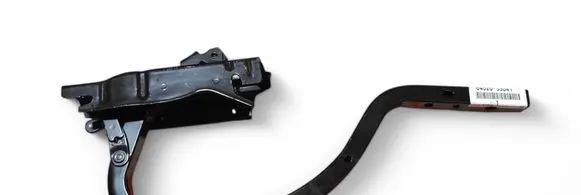 Lexus ES 300h Tailgate/trunk/boot hinge 6452033041