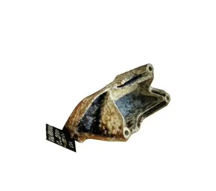 Volkswagen Amarok Engine mounting bracket
