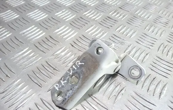 Mitsubishi Lancer VIII Front door upper hinge