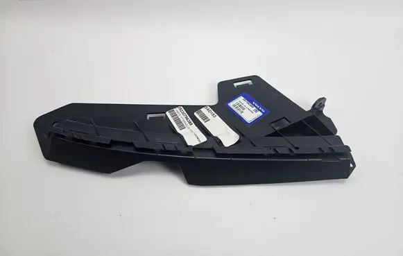 Volvo XC70 Front bumper mounting bracket 30796388