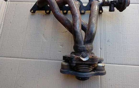 Volkswagen Golf IV Exhaust manifold 
