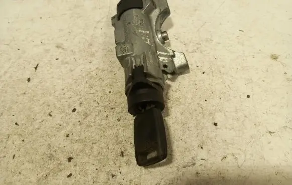 Audi A4 S4 B5 8D Ignition lock 4D0905851E