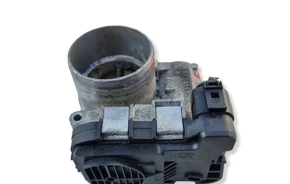 Volkswagen Golf Plus Throttle body valve 03C133062A