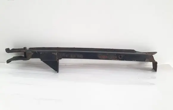 Mercedes-Benz E W211 Front bumper mounting bracket A2118801114