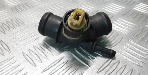 Volkswagen Golf IV Engine coolant pipe/hose 1J0121087