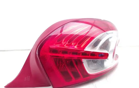 Peugeot 208 I Rear/tail lights 2021001153