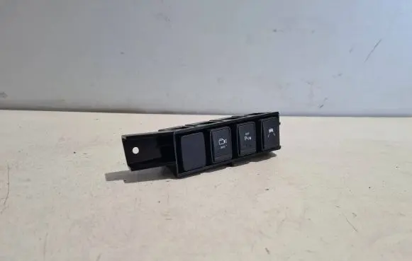 Mercedes-Benz X-class W470 Parking (PDC) sensor switch 681065XF0A 681R05XF0A