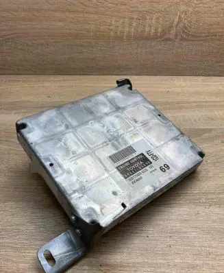 Toyota Avensis T250 Engine control unit/module ECU 8966105690 MB1758006326