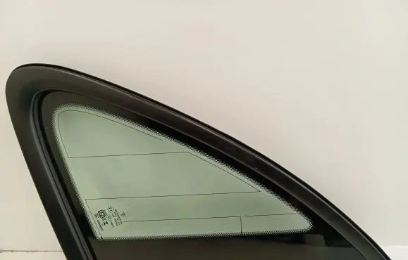 Porsche Macan (95B) Rear side window 95B845298