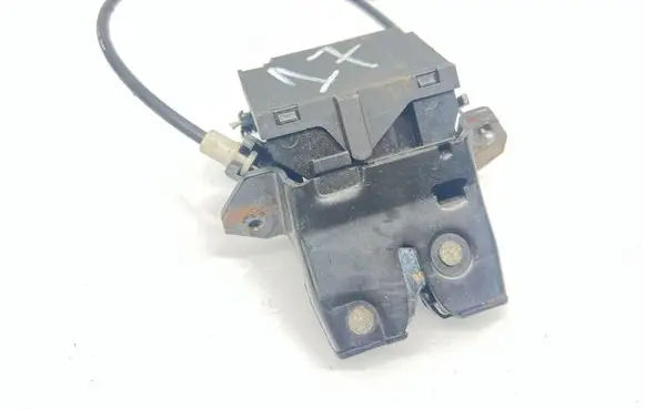 Mercedes-Benz E W211 Loading door lock A1717500085 A1717500185
