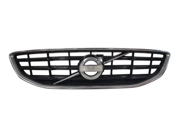Volvo V40 Front bumper upper radiator grill 31353120 31353121