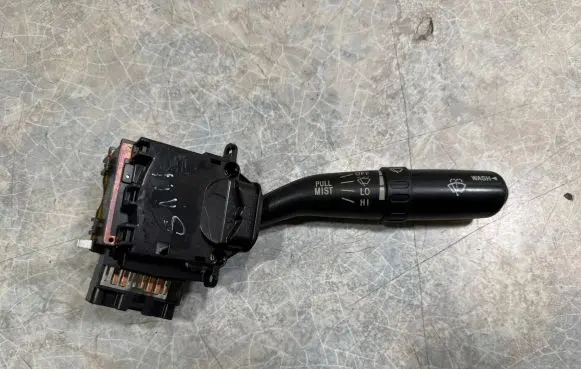 Subaru Legacy Wiper control stalk 17A164LH2