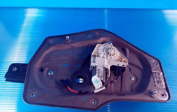 Skoda Superb B6 (3T) Rear door window regulator with motor 3T5839401 3726 8K0959811