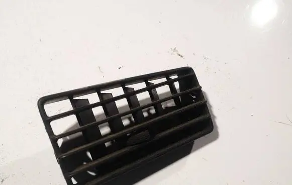 Volkswagen Golf III Dash center air vent grill 1h6819755