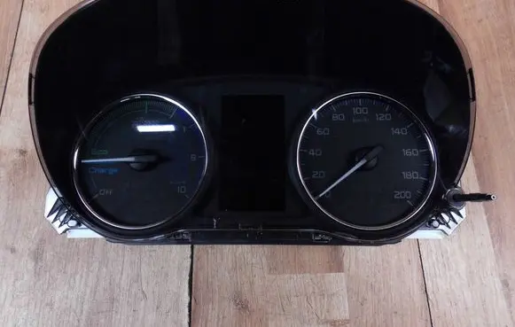 Mitsubishi Outlander Speedometer (instrument cluster) 8100C-PHEV