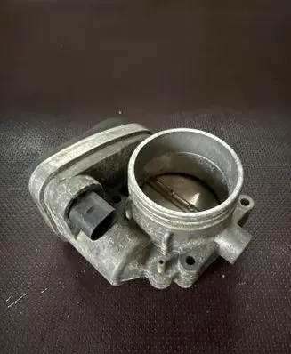 BMW 5 E60 E61 Throttle valve 7502444