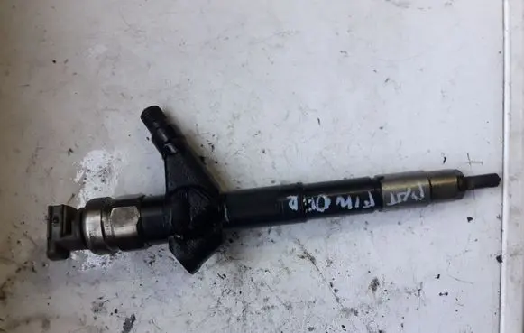 Nissan Pathfinder R51 Fuel injector 12H04809