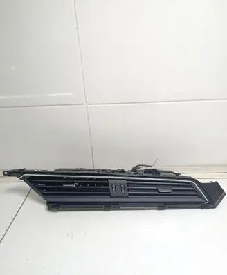 Audi e-tron Dash center air vent grill 4KL820951C 4KL820951