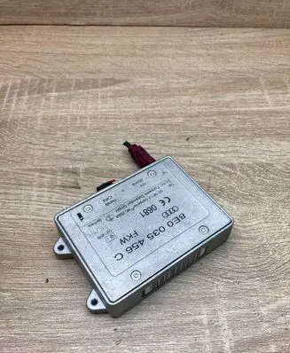 Audi A8 S8 D3 4E Aerial antenna amplifier 8E0035456C WITHPLUG