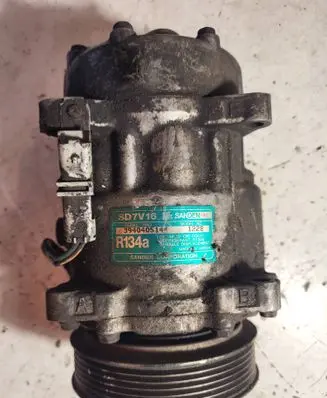 Peugeot 206 Air conditioning (A/C) compressor (pump) SD7V16 3940405144