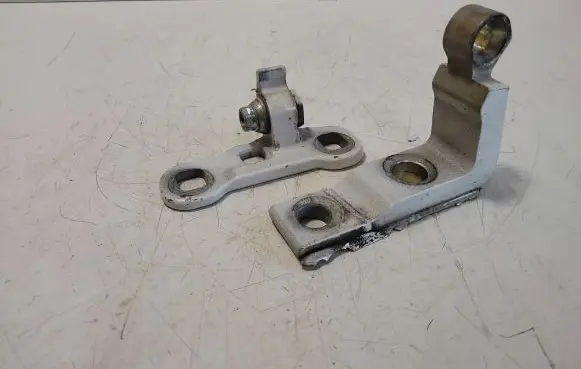 Volvo XC40 Front door upper hinge 31424586