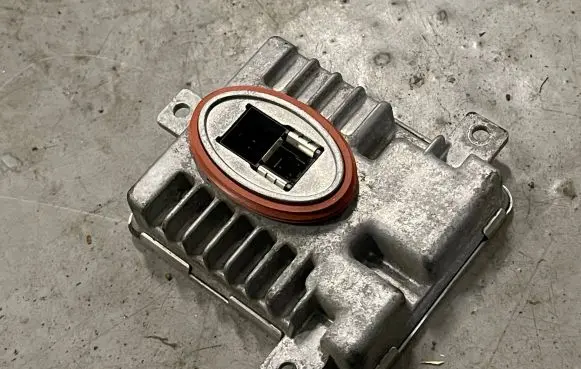 BMW 5 F10 F11 Headlight ballast module Xenon 7237647
