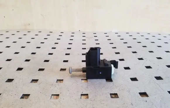 Clutch pedal sensor