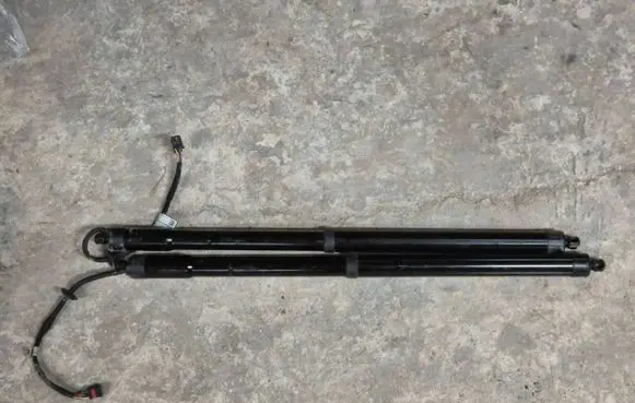 Hyundai i40 Tailgate strut 817703Z100 817803Z100