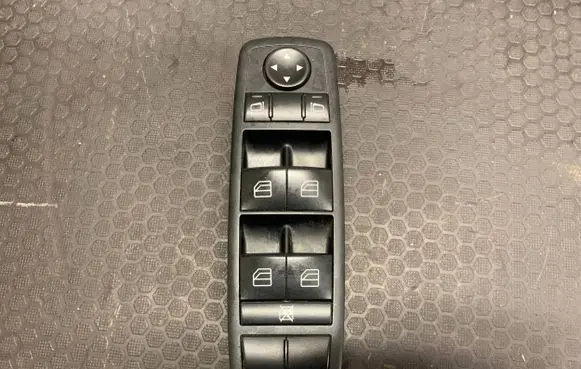Mercedes-Benz ML W164 Electric window control switch A2518300090 03728350