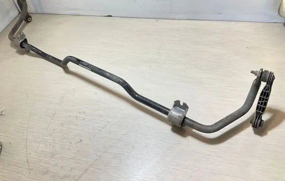 Volvo XC40 Rear anti-roll bar/sway bar 32221002