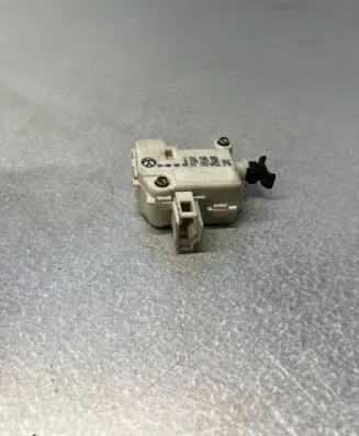 Volkswagen Touareg I Tailgate boot lock/latch motor 3B0959781C