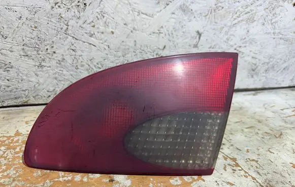 Toyota Avensis T220 Rear/tail lights 23300202