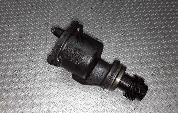 Volkswagen PASSAT B5 Vacuum pump 028207A