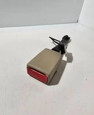 Front seatbelt buckle