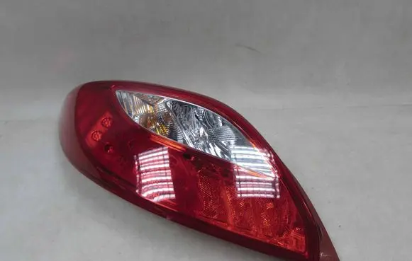 Mazda 2 Rear/tail lights D65151160 58319