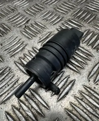 Mercedes-Benz E W212 Windscreen/windshield washer pump 2218690121 3028232