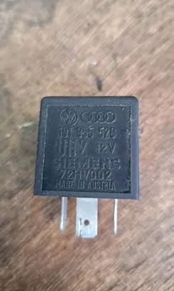 Volkswagen PASSAT B4 Other relay 191955529